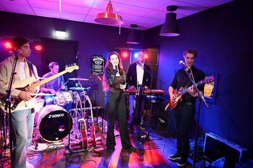 ../Images/10 jaar Ro's Barbershop 113.jpg